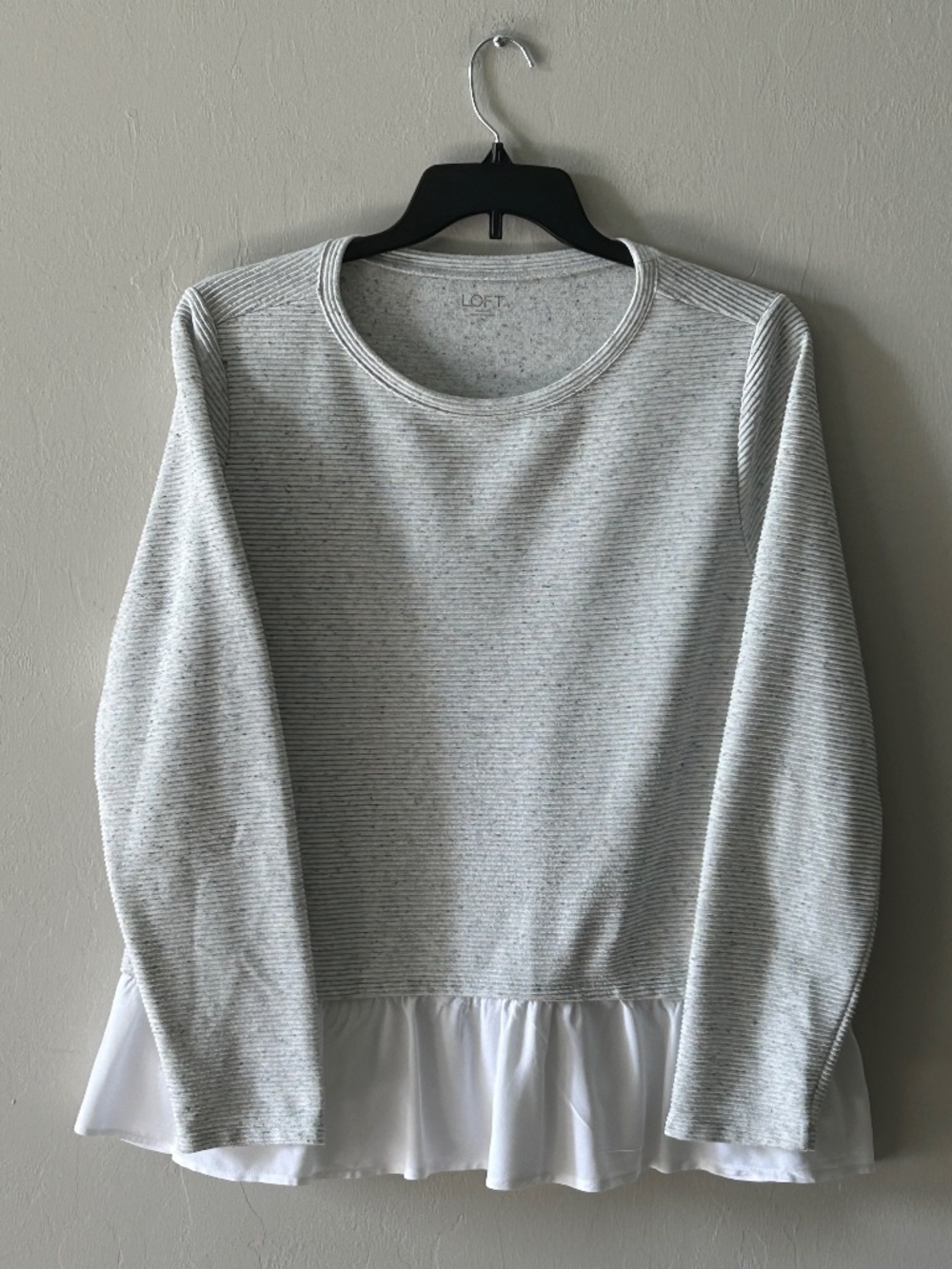 LOFT Gray Ribbed Knit Peplum Sweater White Ruffle Hem Mixed Media Sz XL